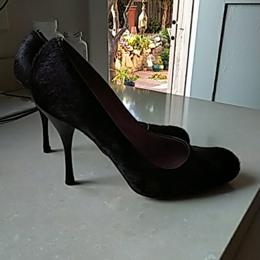 BCBG Maxazaria real hair black size 9 Heels